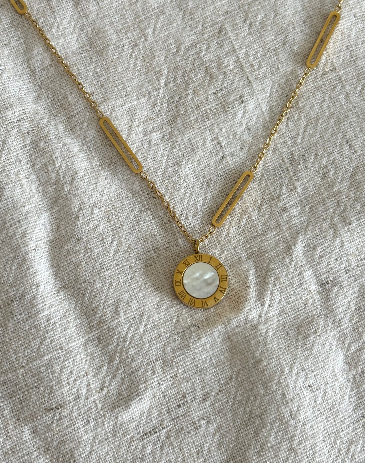 Gold Timeless Pendant Necklace