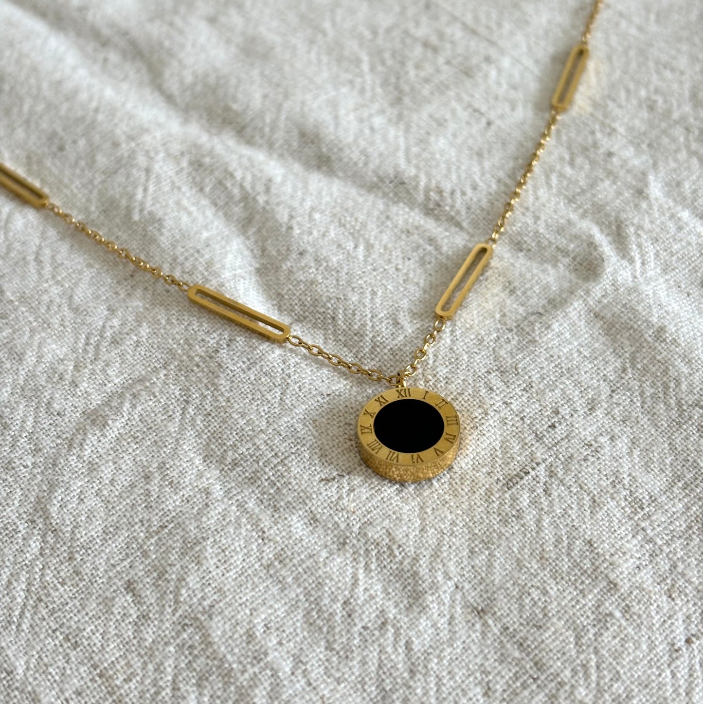 Gold Timeless Pendant Necklace